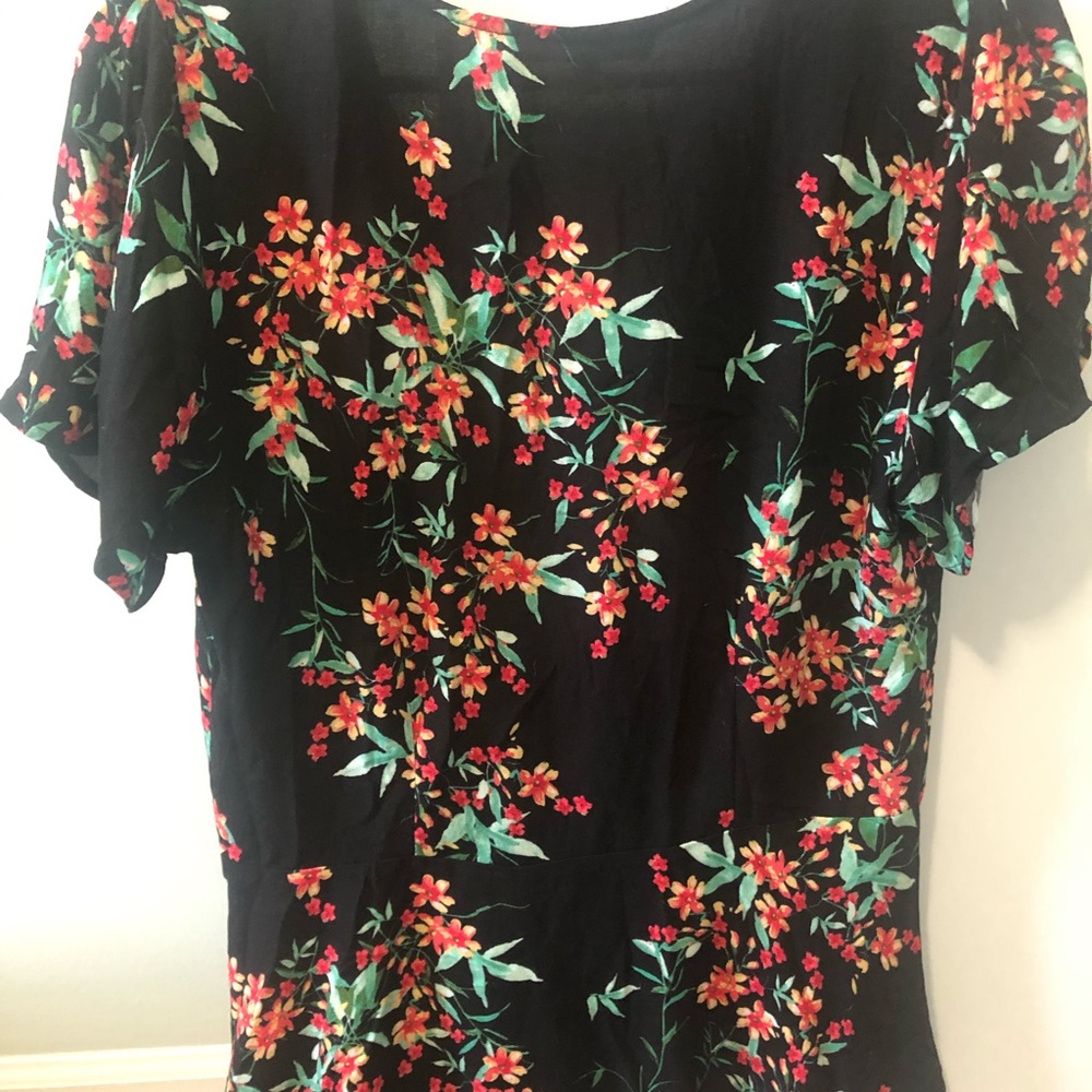 Black Floral Button-Front Top - Picture 5 of 5